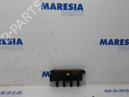Used Ignition coil FIAT GRANDE PUNTO (199_) 1.4 (199AXB11, 199AXB1A, 199BXB1A, 199AXL1A) (77 hp) 31472863