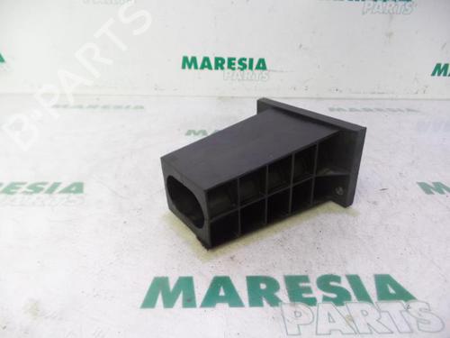 Used Front bumper reinforcement CITROËN C4 Grand Picasso I (UA_) 2.0 HDi 138 (136 hp) 31512656