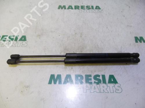 Used Tailgate lift support RENAULT MEGANE III Hatchback (BZ0/1_, B3_) 1.5 dCi (BZ09, BZ0D, BZ1W, BZ29, BZ14) (110 hp) 31409097