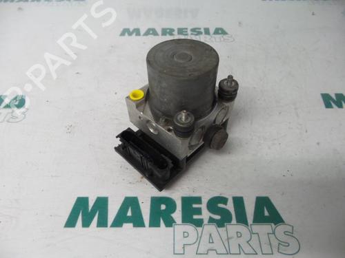 Used ABS pump FIAT PANDA (169_) 1.2 (169.AXB11, 169.AXB1A) (60 hp) 31456129