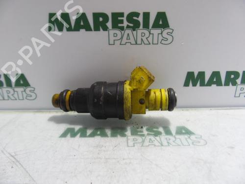 Used Injector ALFA ROMEO GTV (916_) 2.0 T.SPARK 16V (916.C2__, 916C2C00) (150 hp) 31508848