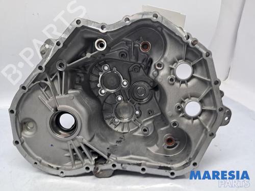 Used Manual Gearbox (For Parts) Manual Gearbox (For Parts) RENAULT CLIO IV Grandtour (KH_) 1.2 TCe 120 (KHM0) (120 hp) 31498893 31498893