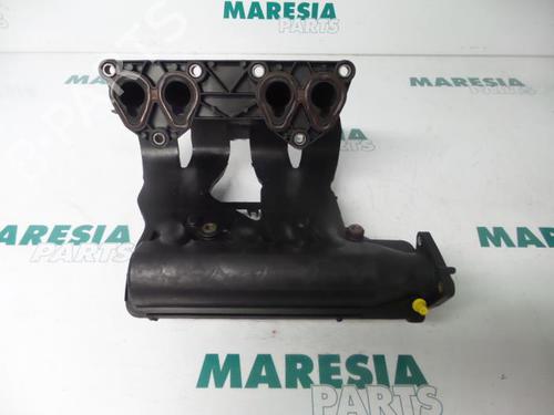 Used Injection rail RENAULT TWINGO I (C06_) 1.2 (C066, C068) (58 hp) 31422737