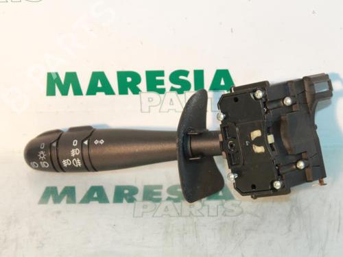 steering-column-stalk-renault-scenic-i-mpv-ja01_-fa0_-1999-2000-2001-2002-2003-2004-2005-2006-2007-2008-2009-2010-31467866 main image