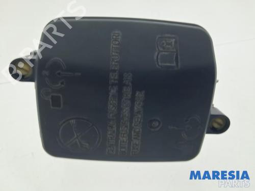 Used Fuse box Fuse box 37034443 37034443