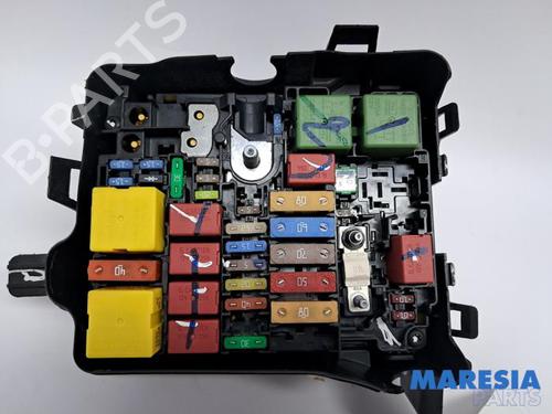 Fuse box PEUGEOT 2008 I (CU_) 1.2 THP 110 / PureTech 110 | BP38312102E1 - Image 4