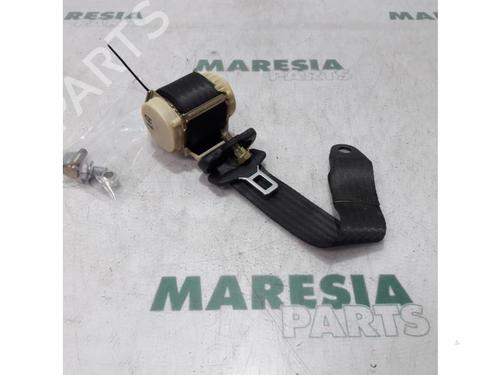Used Rear left seatbelt FIAT STILO (192_) 1.6 16V (192_XB1A) (103 hp) 31394624
