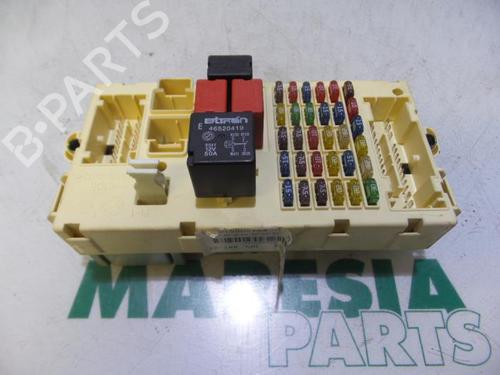 Caixa de fusíveis LANCIA THESIS (841_) 2.4 JTD (841AXD1B02) (150 hp) 31521750