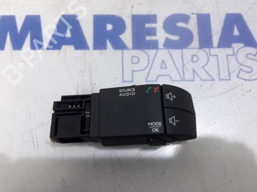 switch-renault-clio-iv-bh_-2012-2013-2014-2015-2016-2017-2018-2019-2020-2021-31480460 main image