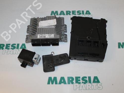 Used Engine control unit (ECU) RENAULT SCÉNIC II (JM0/1_) 1.5 dCi (JM1E, JM16) (106 hp) 31528278