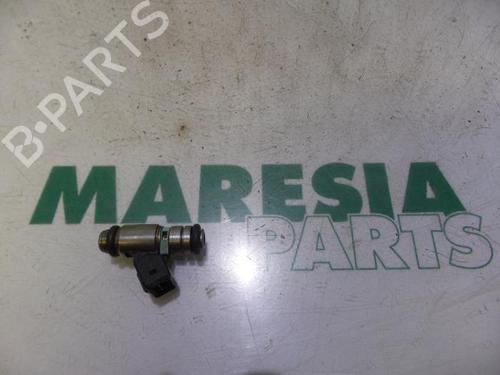 Used Injector FIAT PANDA (169_) 1.2 (169.AXB11, 169.AXB1A) (60 hp) 31523613