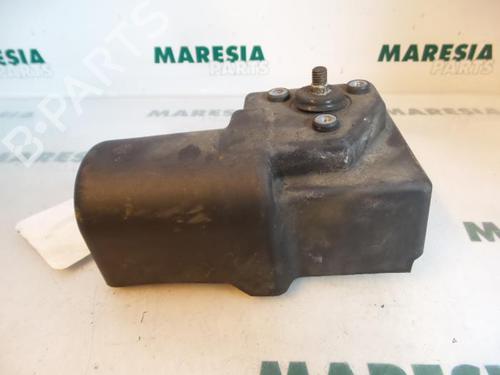 Used Front wiper motor ALFA ROMEO 166 (936_) 2.0 T.Spark (936A3A__) (155 hp) 31415592