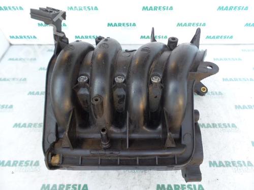 injection-rail-peugeot-206-sw-2ek-2002-31455795 main image