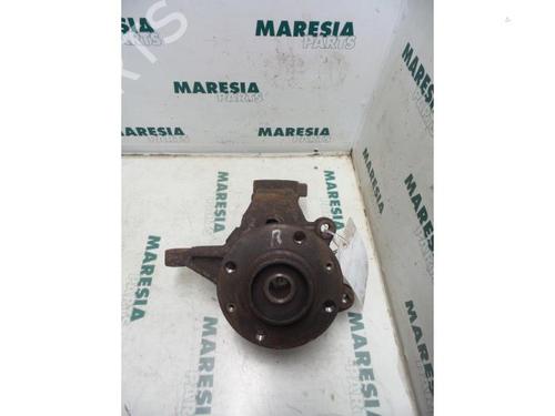 Used Right front steering knuckle PEUGEOT 206 Hatchback (2A/C) 1.4 i (75 hp) 31477274