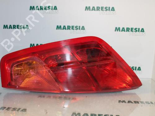 right-taillight-fiat-punto-188_-1999-2000-2001-2002-2003-2004-2005-2006-2007-2008-2009-2010-2011-2012-31401424 main image