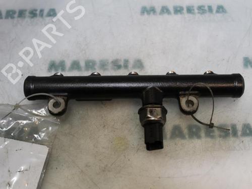 Used Injection rail PEUGEOT 607 (9D, 9U) 2.2 HDi (133 hp) 31494010