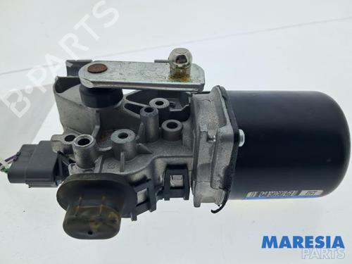 Used Front wiper motor Front wiper motor RENAULT CAPTUR II (HF_) TCe 160 (HFN1) (158 hp) 39932817 39932817