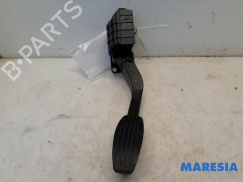 Pedal FIAT 500 (312_) 1.2 (312AXA1A) (69 hp) 31410913