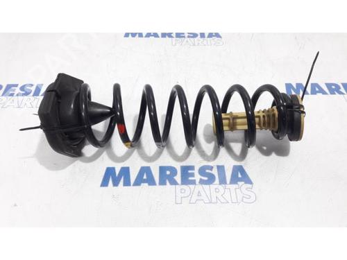 stddmperfjeder-renault-megane-iv-grandtour-k9amn_-2016-31527280 main image