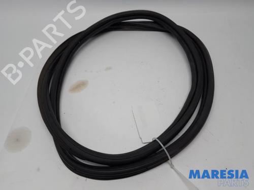 Used Crossmember LANCIA DELTA III (844_) 1.4 (844.AXB1A) (150 hp) 31423732