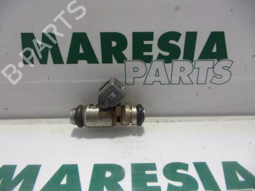 Used Injector RENAULT LAGUNA I (B56_, 556_) 1.6 16V (B568, B561) (107 hp) 31527777