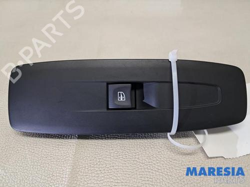 kombi-kontakt-stilkkontakt-renault-megane-iv-hatchback-b9amn_-2015-31816708 main image