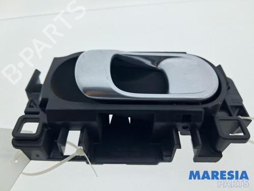 Used Front right exterior door handle Front right exterior door handle 38569697 38569697