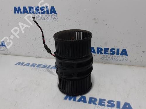 Used Heater blower motor RENAULT SCÉNIC III (JZ0/1_) 1.5 dCi (106 hp) 31504601