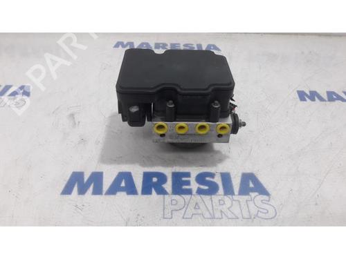 Used ABS pump RENAULT CLIO IV Grandtour (KH_) 0.9 TCe 90 (90 hp) 31504180