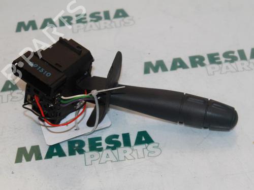 Used Steering column stalk RENAULT CLIO II (BB_, CB_) 1.2 (BB0A, BB0F, BB10, BB1K, BB28, BB2D, BB2H, CB0A,... (58 hp) 31500391