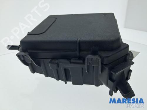 Used Fuse box Fuse box RENAULT GRAND SCÉNIC III (JZ0/1_) 1.4 16V (JZ0F) (131 hp) 32783933 32783933
