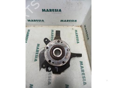 Used Left front steering knuckle RENAULT LAGUNA II Grandtour (KG0/1_) 1.8 16V (KG0B, KG0M) (120 hp) 31398499