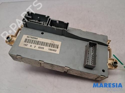 Sikringsdåse FIAT STILO (192_) 2.4 20V (192_XD1A, 192AXD12) (170 hp) 31519440