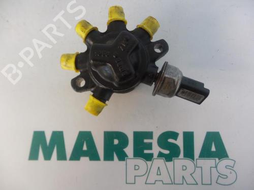 injection-rail-renault-megane-ii-saloon-lm01_-2003-31468553 main image