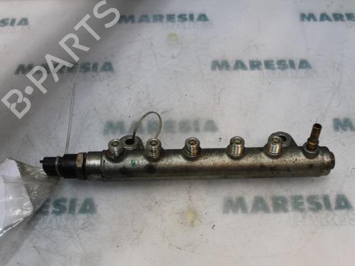 Used Injection rail RENAULT LAGUNA II Grandtour (KG0/1_) 2.2 dCi (KG0F) (150 hp) 31439886