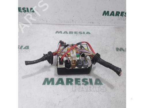 Used Fuse box RENAULT MEGANE III Grandtour (KZ0/1) 1.5 dCi (KZ09, KZ0D, KZ1G, KZ29, KZ14, KZ1W, KZ10, KZ1F,... (110 hp) 31511224