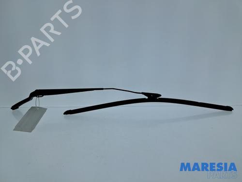 Used Front windshield wiper arm Front windshield wiper arm 39172852 39172852
