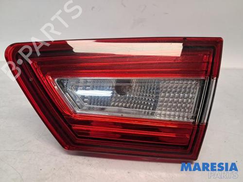right-taillight-renault-clio-iv-bh_-2012-2013-2014-2015-2016-2017-2018-2019-2020-2021-31435871 main image