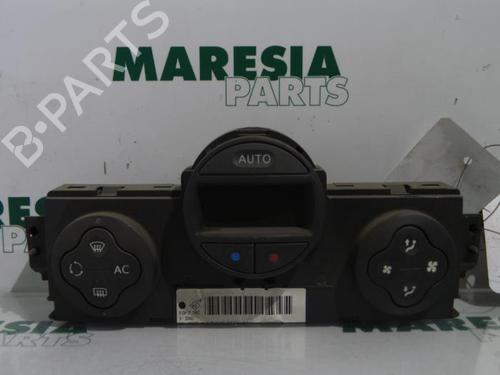 climate-control-renault-megane-ii-estate-km01_-2003-2004-2005-2006-2007-2008-2009-2010-2011-2012-31472571 main image