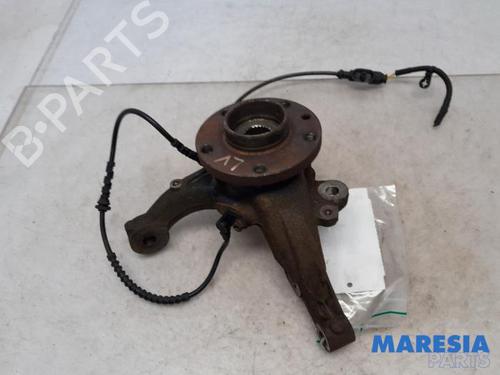 Used Left front steering knuckle FIAT 500L (351_, 352_) 0.9 (199LYC1B) (105 hp) 31531431