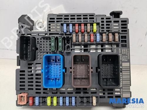 Used Fuse box PEUGEOT 308 II (LB_, LP_, LW_, LH_, L3_) 1.6 THP 125 (125 hp) 32012077