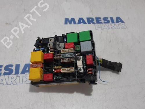 Used Fuse box PEUGEOT 208 I (CA_, CC_) 1.2 VTI 82 (82 hp) 31410525