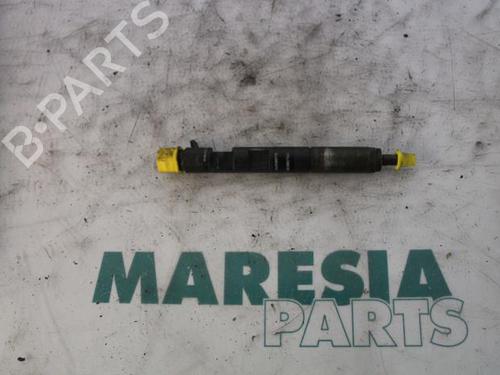 Used Injector RENAULT MEGANE III Grandtour (KZ0/1) 1.5 dCi (KZ0C, KZ1A) (90 hp) 32197446