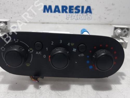 climate-control-renault-trafic-iii-van-fg_-2014-31536389 main image
