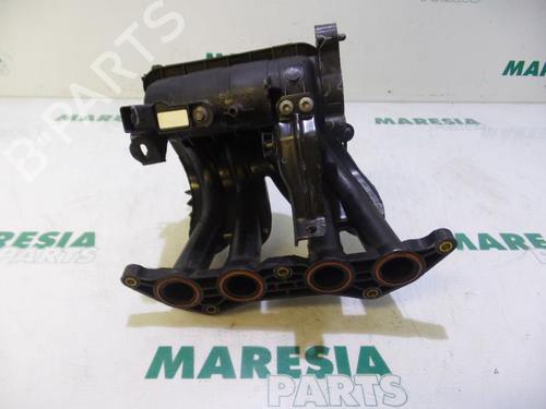 Used Injection rail PEUGEOT 206 Hatchback (2A/C) 1.4 i (75 hp) 31395724