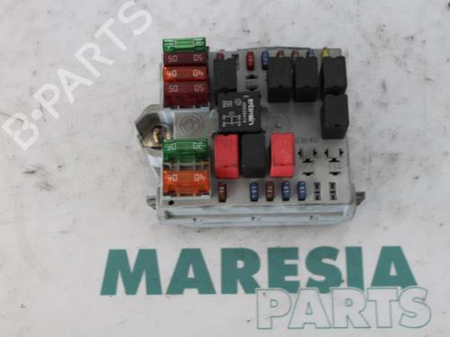 fuse-box-alfa-romeo-147-937_-2000-2001-2002-2003-2004-2005-2006-2007-2008-2009-2010-31388169 main image