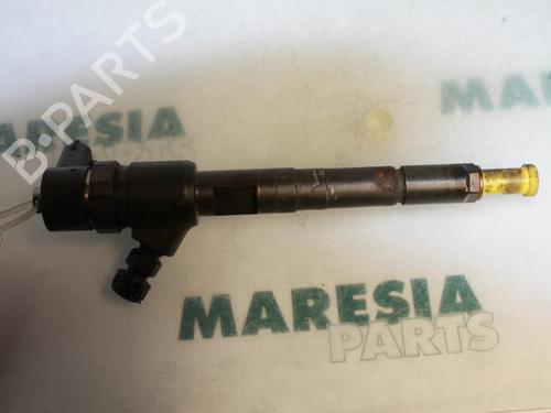 injector-fiat-grande-punto-199_-2005-31518451 main image