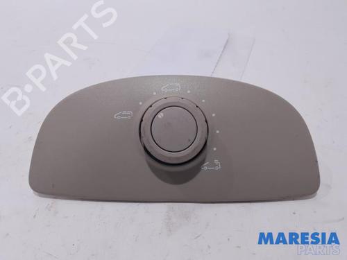 Comutador RENAULT ESPACE IV (JK0/1_) 2.0 (JK0A, JK1D, JK0N) (170 hp) 31520798