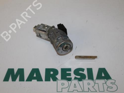 ignition-barrel-peugeot-407-coupe-6c_-2005-31508554 main image