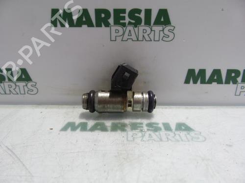 Used Injector FIAT PUNTO (188_) 1.2 60 (188.030, .050, .130, .150, .230, .250) (60 hp) 31530471